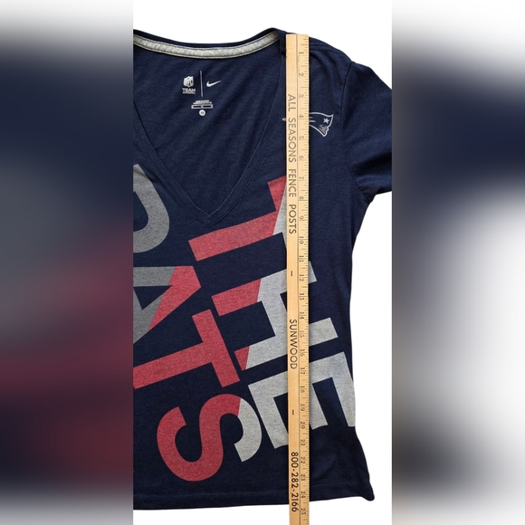 Women's New England Patriots Nike NFL Team Apparel V-Neck T-Shirt - Picture 5 of 6